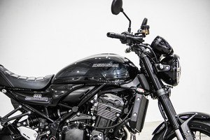 オールブラック仕上げのカワサキ『Z900RS』発売へ！「ブラックボールエディション」152万9000円