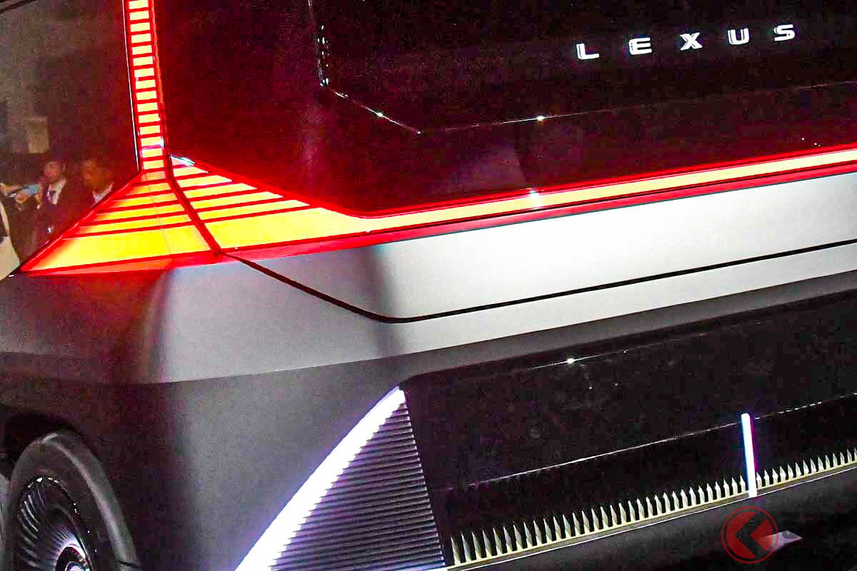 レクサスの「“新”ミニバン」登場！ 全長5.5mの「ビッグボディ」×便利な「超“大開口”スライドドア」採用！ 新たなフラッグシップモデル「LSコンセプト」とは