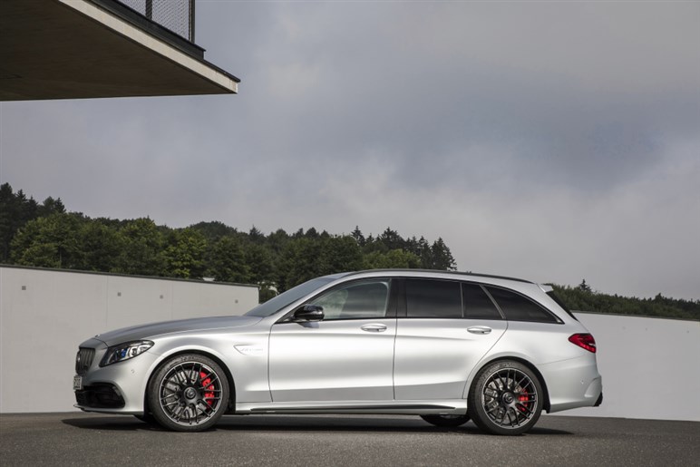 AMG C63に試乗…その前にアーマーゲーという無教養な発音はやめよう