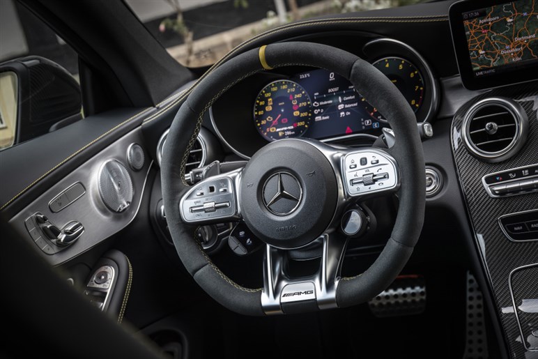 AMG C63に試乗…その前にアーマーゲーという無教養な発音はやめよう