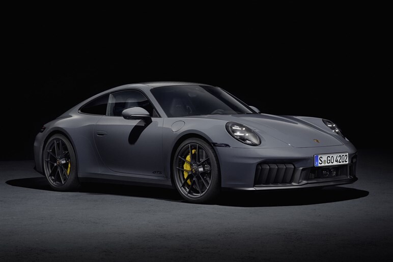 異色のハイブリッドと内外装変更。マイチェンと呼ぶには見どころ多めな新型「ポルシェ911」まとめ