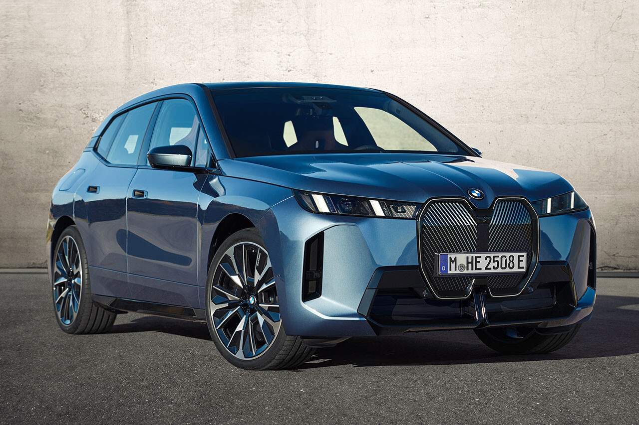新型BMW『iX』受注開始。BMW史上最長の航続距離か、最強のトルクか、アナタはどちらを選ぶ？
