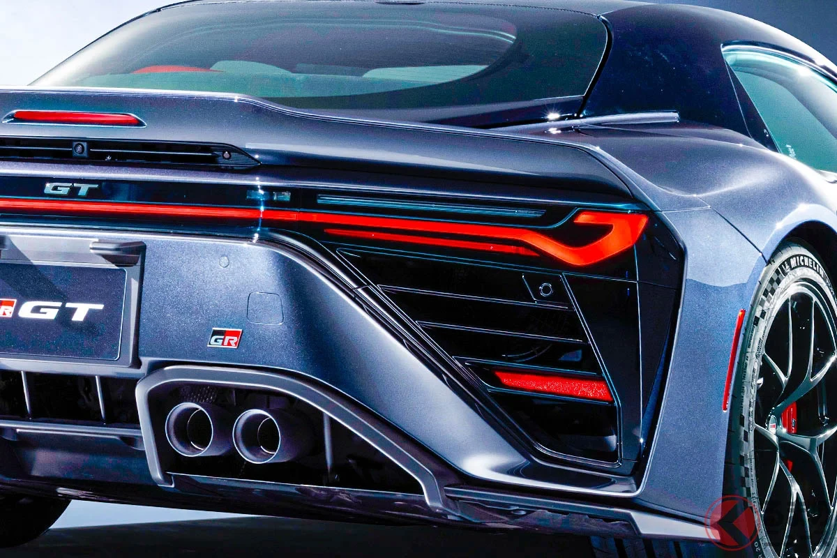 トヨタ“新型スーパーカー”「GR GT」世界初公開！ “新開発”の「V8ハイブリッド」＆アルミの“超軽量”ボディ採用！ 迫力エアロの「GR GT3」とともに登場へ