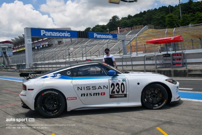 スーパー耐久富士参戦のニッサンZ Racing Conceptが装いも新たに登場も、244号車がクラッシュ