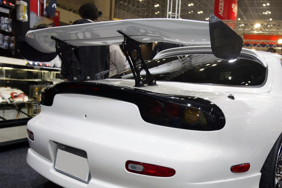 一般人 唖然 ハの字タイヤ 爆音マフラー 巨大ウイング など派手な改造の 意味 って何 Web Cartop 自動車情報サイト 新車 中古車 Carview