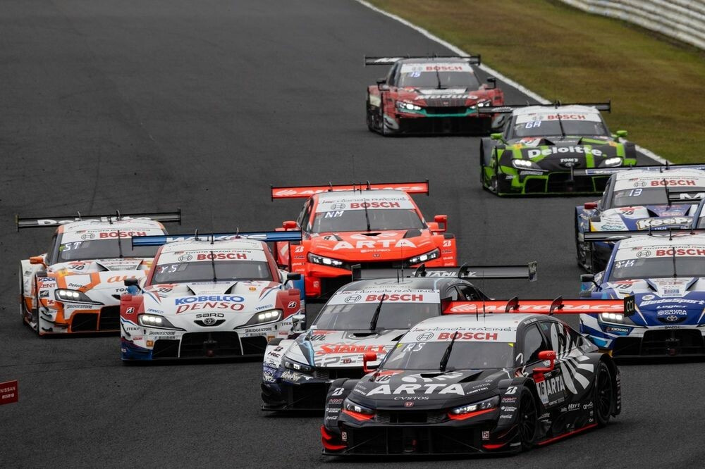 【スーパーGT】ここまで6戦4勝……猛威振るうトヨタ・GRスープラと対照的に、苦戦気味のホンダ・シビック タイプR。今季の最低地上高変更も一因か