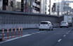 「割り込んでんじゃねー！　入れさせねーよ」ってただの車線変更や合流でしょ？　車間を詰めて「ブロック」するクルマは違反の可能性あり！