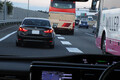 「割り込んでんじゃねー！　入れさせねーよ」ってただの車線変更や合流でしょ？　車間を詰めて「ブロック」するクルマは違反の可能性あり！