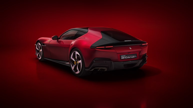 12チリンドリ日本初公開。伝統オマージュのレトロデザインにハイテク融合でV12 NAモデルの集大成に
