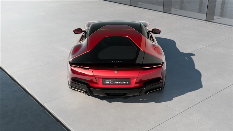 12チリンドリ日本初公開。伝統オマージュのレトロデザインにハイテク融合でV12 NAモデルの集大成に