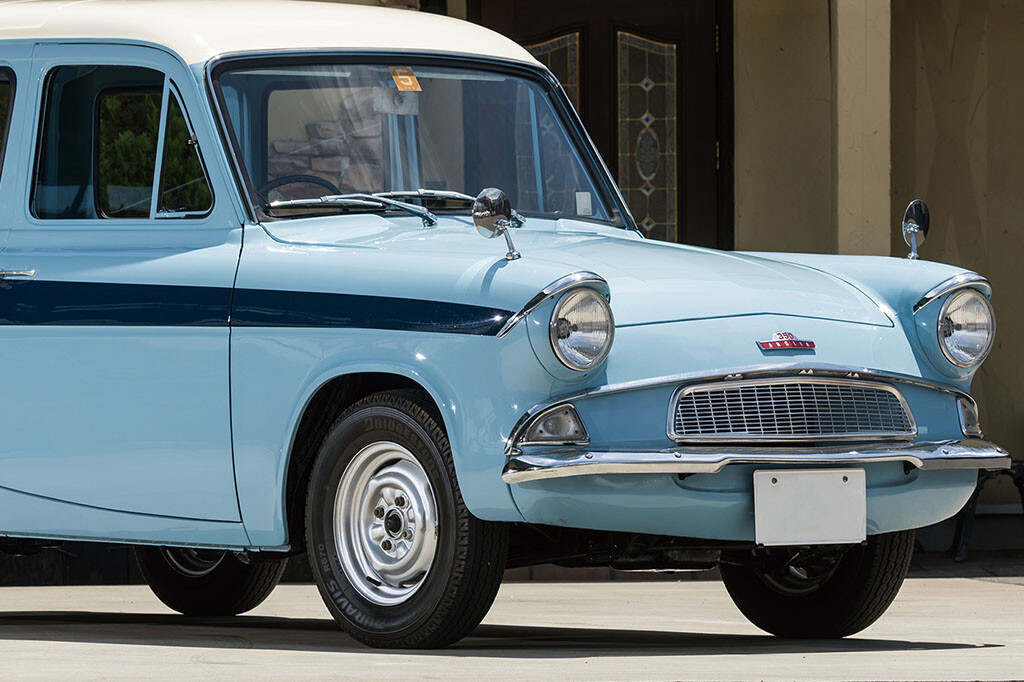 使用品　ハリーポッター　大きな フライングカー　フォード・アングリア Amazon | 1:24 HARRY POTTER 1959 FORD ANGLIA w/HARRY POTTER