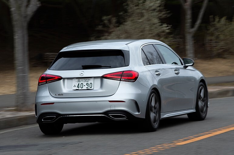音声認識やデジタル画面が斬新なメルセデスAクラス。課題は固めの乗り味と価格