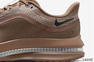 シリーズ史上最高の反発力！ ナイキ「ペガサスプレミアム」に新色が登場!! ブラウン基調の配色と“ミニスウッシュ”が目を惹く街履きにおしゃれな1足です