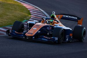 鮮やか大外刈り！　スタートで首位奪ったイゴール・オオムラ・フラガが初優勝。“3強”以外の勝利は3年ぶり｜スーパーフォーミュラ第10戦決勝レポート