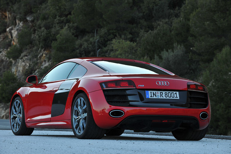 本命V10エンジンを搭載 アウディR8に試乗！