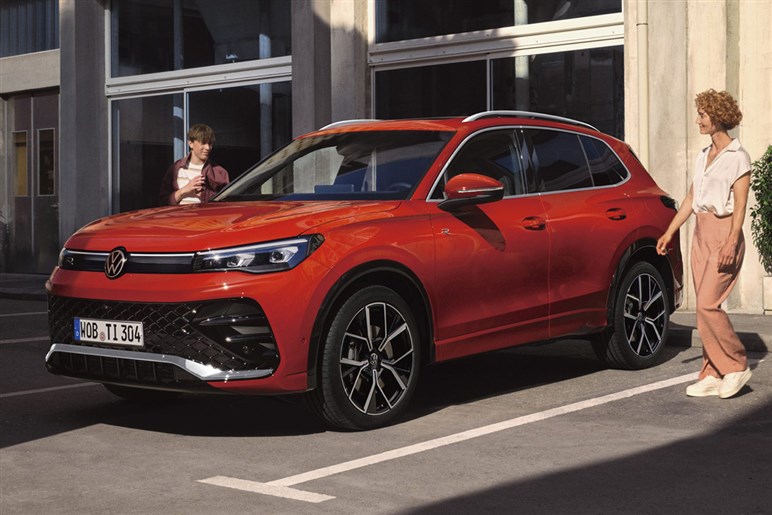 【ほぼこうなる!?】VWのベストセラーSUV「Tロック」の新型は数ヶ月以内に発表。最終予想デザインがコチラ