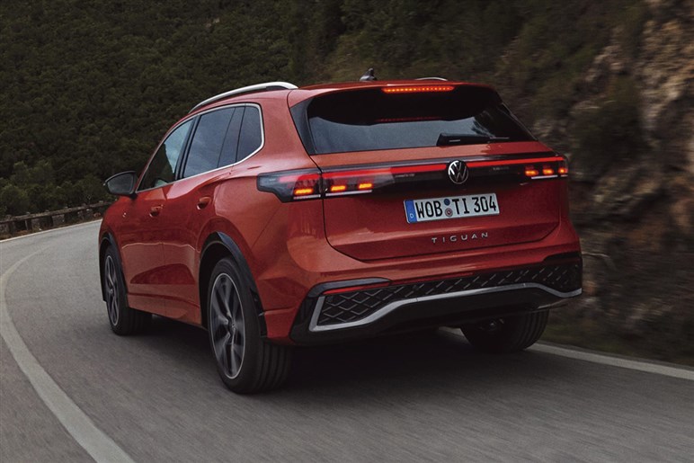 【ほぼこうなる!?】VWのベストセラーSUV「Tロック」の新型は数ヶ月以内に発表。最終予想デザインがコチラ