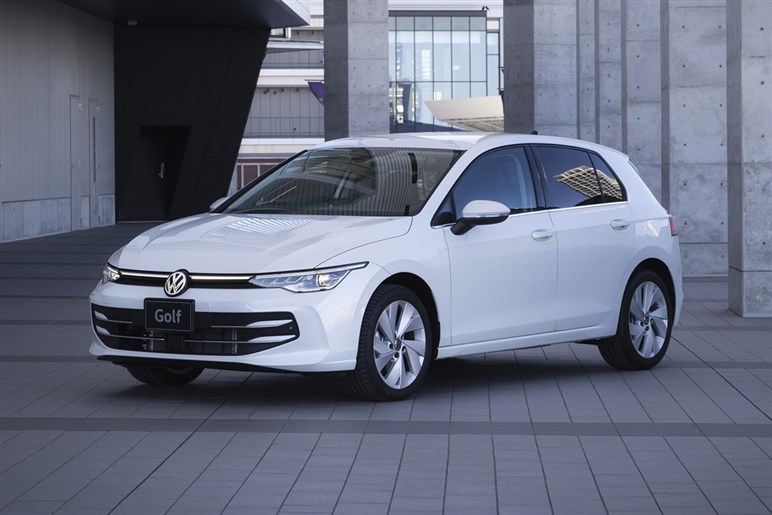 【ほぼこうなる!?】VWのベストセラーSUV「Tロック」の新型は数ヶ月以内に発表。最終予想デザインがコチラ