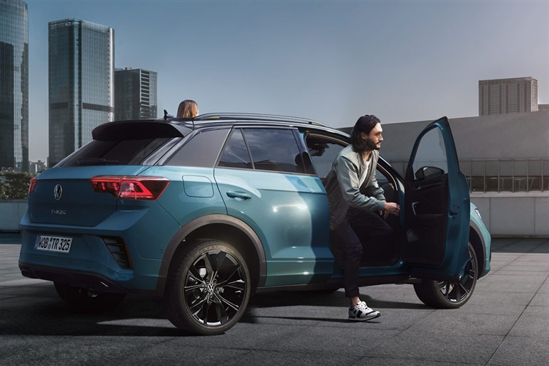 【ほぼこうなる!?】VWのベストセラーSUV「Tロック」の新型は数ヶ月以内に発表。最終予想デザインがコチラ