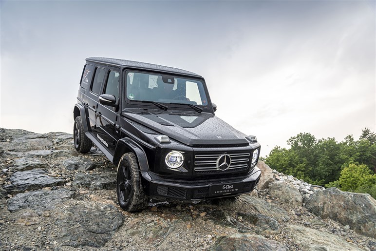 【自己顕示欲の塊】マンソリーが「G63」を“金ピカ”に。ホイールベース延長など全てが“石油王向け”だった