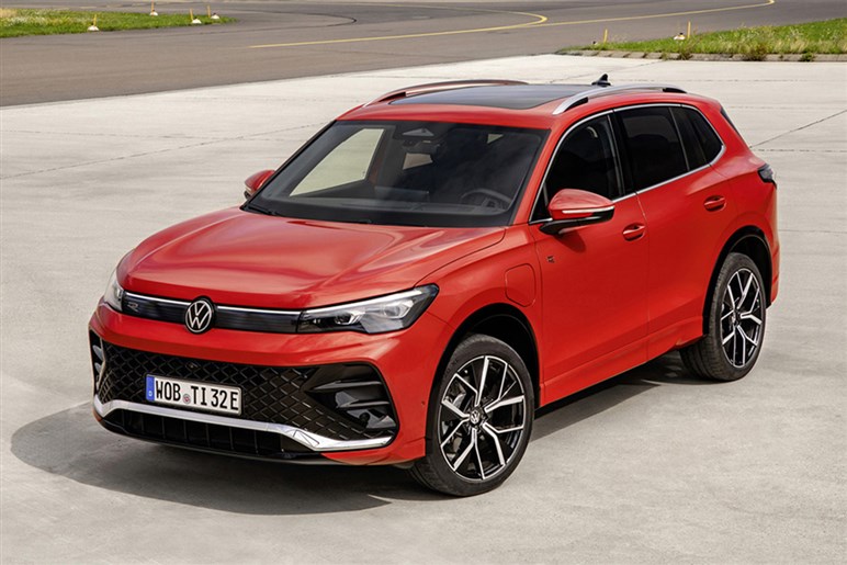 【ほぼこうなる!?】VWのベストセラーSUV「Tロック」の新型は数ヶ月以内に発表。最終予想デザインがコチラ