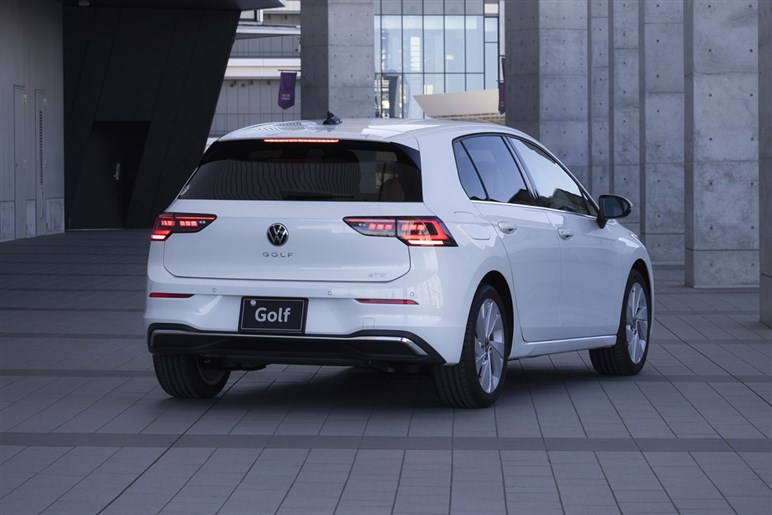 【ほぼこうなる!?】VWのベストセラーSUV「Tロック」の新型は数ヶ月以内に発表。最終予想デザインがコチラ