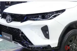 トヨタ「ハイラックス“SUV”」実車公開！ 全長4.8m級ボディ＆ラダーフレーム採用！3列シート搭載の本格モデル「フォーチュナー」の新グレード「フォーチュナー リーダーG＋」タイに登場