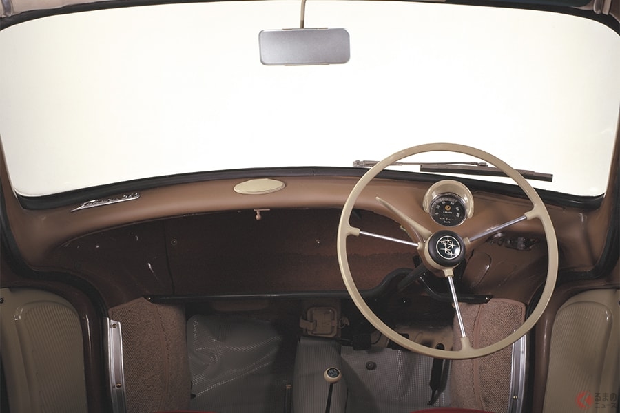 窓開けは手動でクルクル！ 昔のドライブは不便だった!? 懐かしの昭和のドライブ風景とは