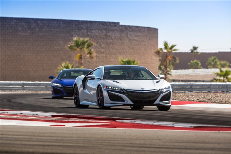 NSXに本格試乗した。看板技術のSH-AWDは諸刃の剣か？