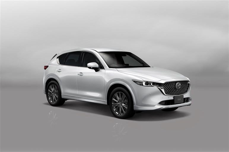 マツダが後輪駆動スポーティセダン「EZ-6」を中国で発表！ 新型「CX-5」を匂わすSUVコンセプトも