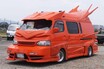 まるでガンダム？ ド派手「ハイエース」が減少!? バニングカーが減少した理由