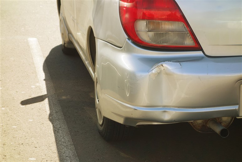 車のへこみ修理はどうしたら良いの 保険を使用する場合の注意点まで解説 購入ガイド Carview 自動車情報サイト 新車 中古車 Carview