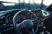 精悍さを極めたマットペイントの専用色も設定！フォルクスワーゲン「T-Roc R」の限定車「ブラックスタイルパフォーマンス」が登場
