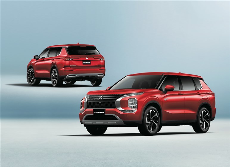 三菱が今秋発売の新型アウトランダーをチラ見せ。デザイン＆PHEV改良で上質に、ラリーアートも期待!?