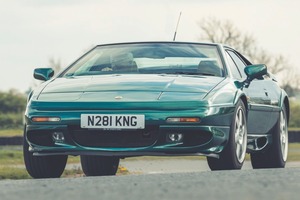 寿命を延ばしたアルミ製の立役者　ロータス・エスプリ & マクラーレンMP4-12C（1）　英国製V8の世界
