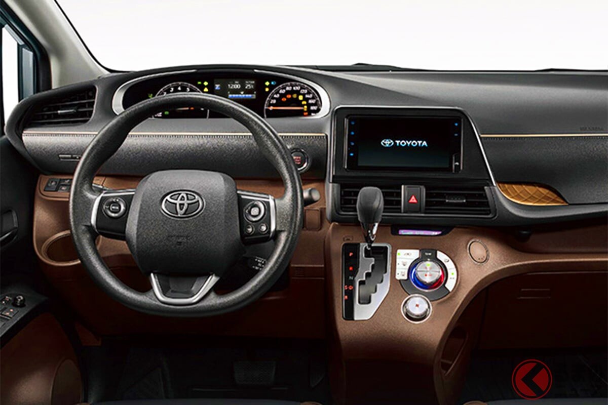 【台湾】トヨタ斬新「シエンタSUV」に大反響！ 「ブラウン内装が素敵」「“フリード クロスター”に対抗できそう」「アウトドアにピッタリ」の声も！ 「シエンタ クロスオーバー」に再注目！