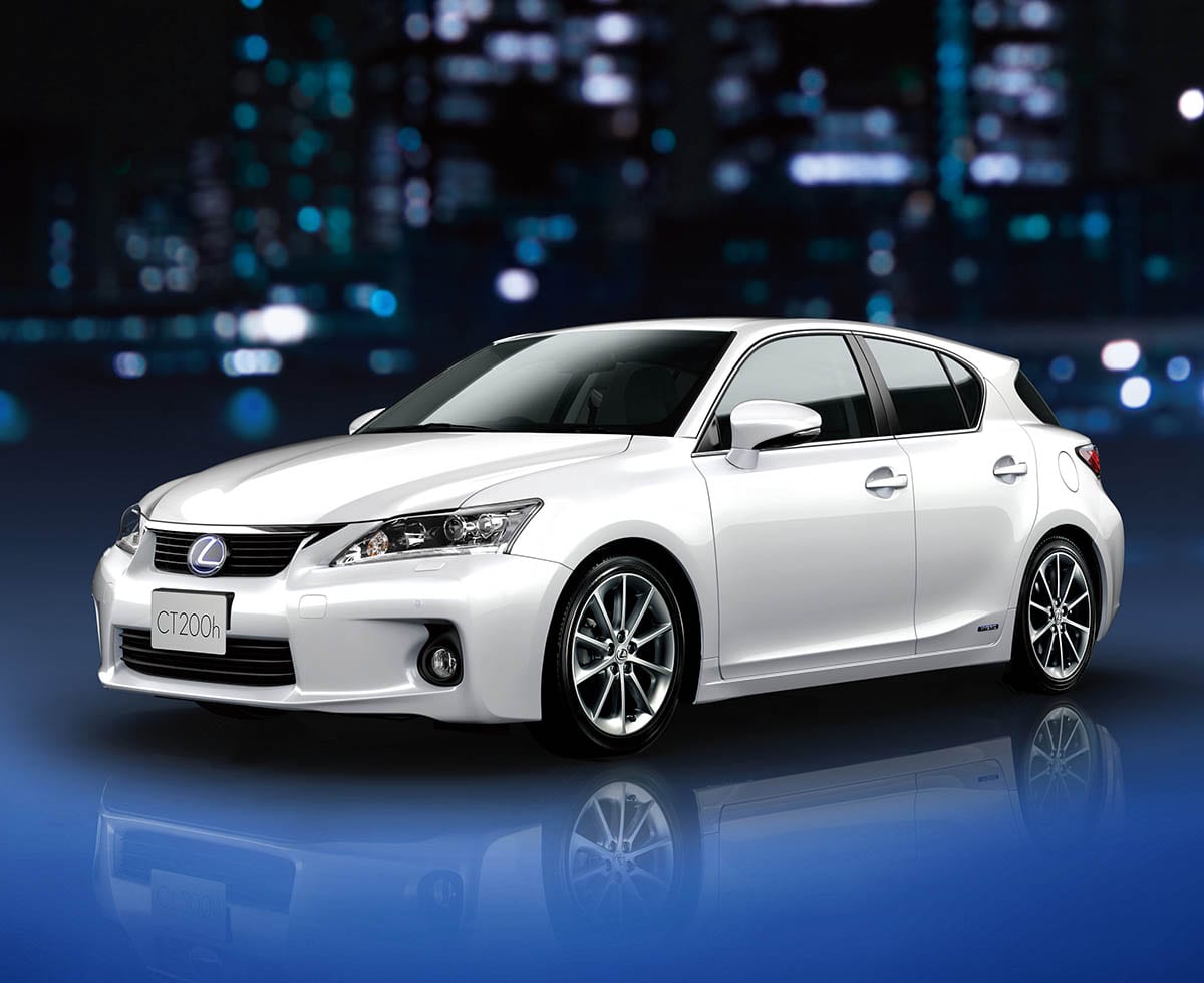 プリウス譲りのハイブリッドシステム搭載 レクサス Zwa10型ct0h 11年1月 14年1月 中古車選びに役立つ 当時モノ 新車レビュー スタイルワゴン ドレスアップナビ 自動車情報サイト 新車 中古車 Carview