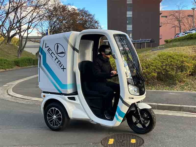 非公開: 【VECTRIX】大阪大学大学院のイベント「物流の2024年問題を学んで3輪EVの宅配体験をしよう！」で 3輪EV による模擬宅配を実施