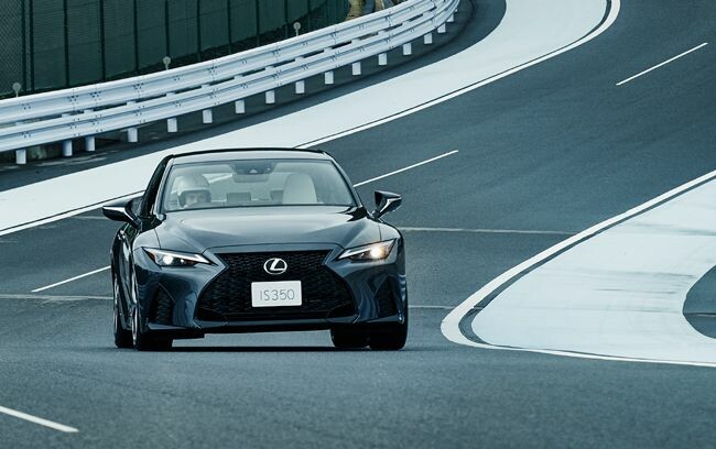 レクサスISがマイナーチェンジ。Toyota Technical Center Shimoyamaをはじめとする世界各地で走り込み、走行性能を徹底的に鍛え上げる