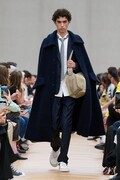 ディオール、ジョナサン・アンダーソンが手がける初のコレクションでメゾンの新時代を宣言【2026年春夏コレクション】