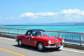 沖縄の美しい海と道をたどる「ジーロ・デッリゾラ沖縄」とは？ 戦前車からスーパーカーまで31台が駆け抜けました！