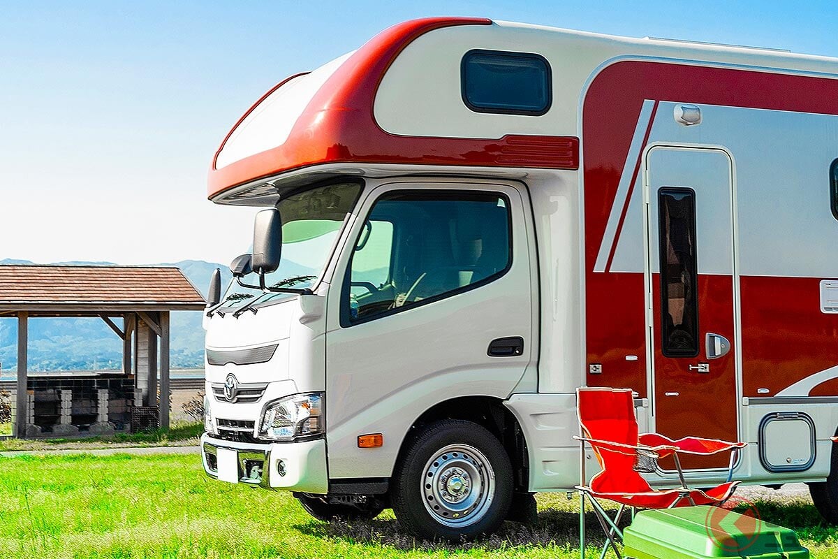 人気の「キャンピングカー」借りて旅行したい！「レンタル費用」相場はどれくらい？ 運転時の「注意事項」もまとめて解説！