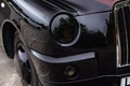 タクシー車両が2200万円もするだと!?　中身を見れば納得の「プラネタリウム」「シャンパングラス置き場」まで付いた超豪華仕様だった