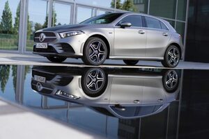 メルセデス ベンツ Aクラス 価格 評価 グレード情報 Carview