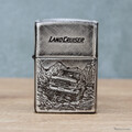 限定200個・シリアルナンバー付き『ランクル70』デザインの Zippo 発売