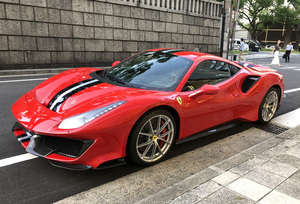 フェラーリの利益は1台あたり約900万円？一番儲かっているのはどの自動車メーカーなのか
