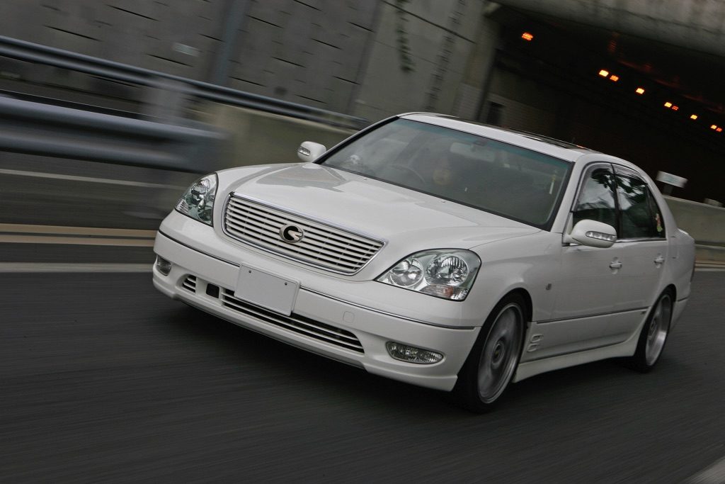 Gt R以上の加速性能を持つ魔改造ucf30セルシオだと 500馬力を従える なにわの超高速クルーザー Web Option 自動車情報サイト 新車 中古車 Carview