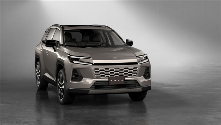 新型「RAV4」は本当にスキなしか？ ドイツの優等生「ティグアン」とスペック比較してみた