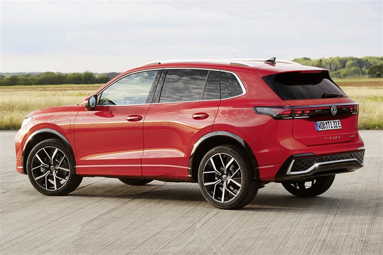 新型「RAV4」は本当にスキなしか？ ドイツの優等生「ティグアン」とスペック比較してみた
