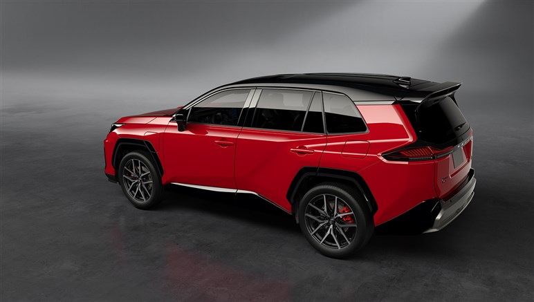 新型「RAV4」は本当にスキなしか？ ドイツの優等生「ティグアン」とスペック比較してみた